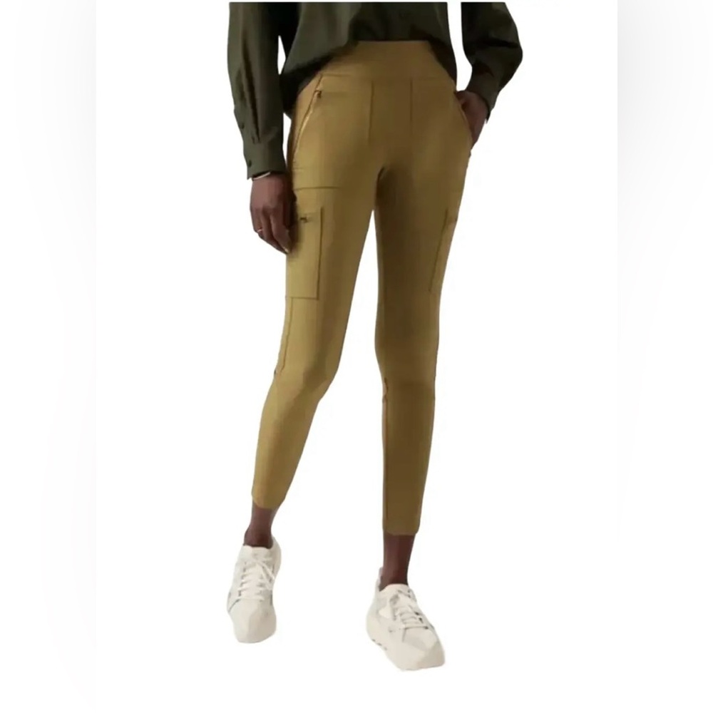 New with tags ATHLETA Headlands Hybrid Cargo II Tight Legging Sz 6